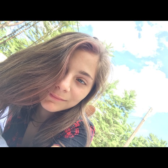 Meet your Posher, Christina - Picture 1 of 1